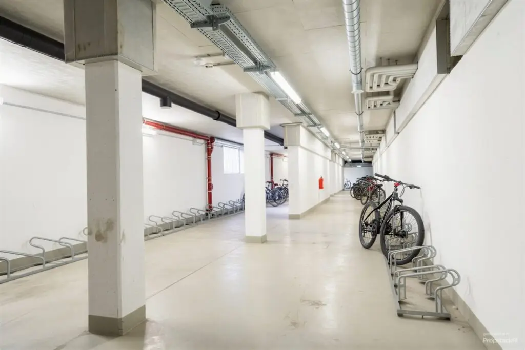 Fahrradkeller - (KI generiert)
